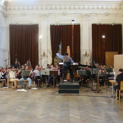 Elli Jaffe conducts the Vienna Chamber Orchestra