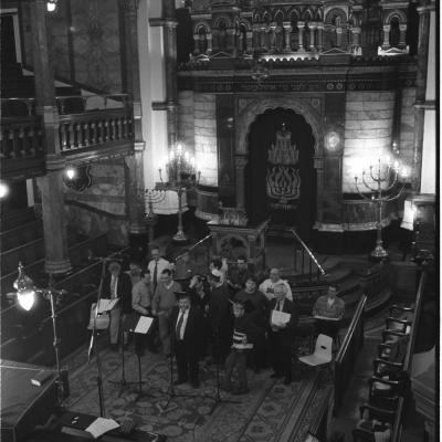 Cantor Benzion Miller and the London Synagogue Singers
