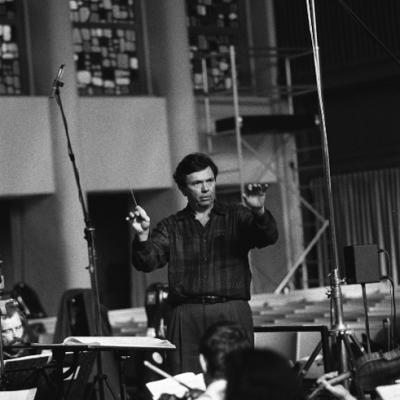 Conductor Gerard Schwarz and members of the Berlin Radio Symphony Orchestra