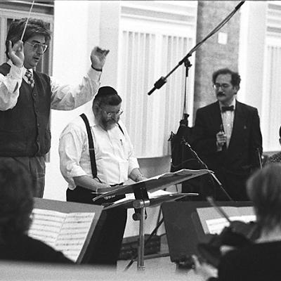 Conductor Marios Papadopoulos, Oxford Philomusica, Cantor Benzion Miller and Neil Levin