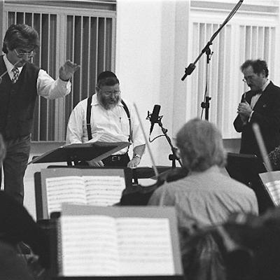 Conductor Marios Papadopoulos, Oxford Philomusica, Cantor Benzion Miller and Neil Levin