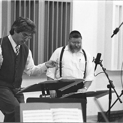 Conductor Marios Papadopoulos, Oxford Philomusica, Cantor Benzion Miller and Neil Levin
