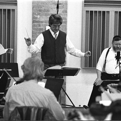 Conductor Marios Papadopoulos, Oxford Philomusica and Cantor Benzion Miller.