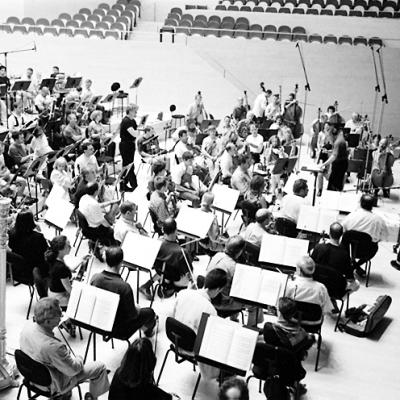 Jorge Mester, Matthew Kirchner & Members of the Barcelona Symphony