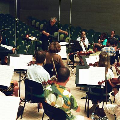 Jorge Mester, Phyllis Bryn-Julson & Members of the Barcelona Symphony