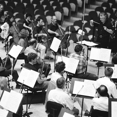 Jorge Mester, Phyllis Bryn-Julson & Members of the Barcelona Symphony