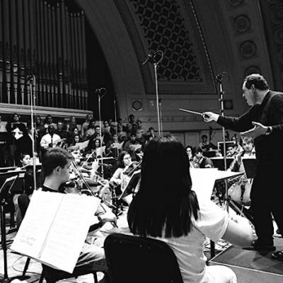 Kenneth Kiesler and members of the University of Michigan Opera Theater